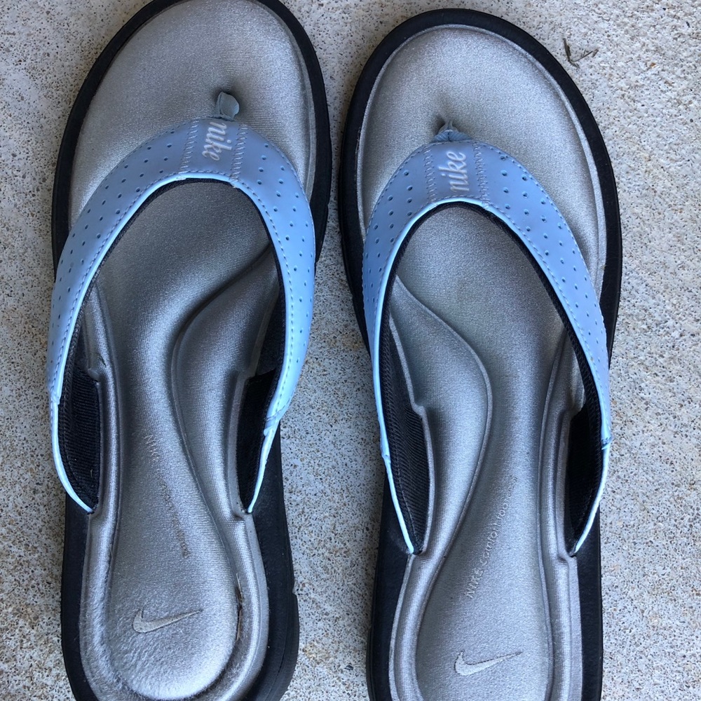 Nike flip flops